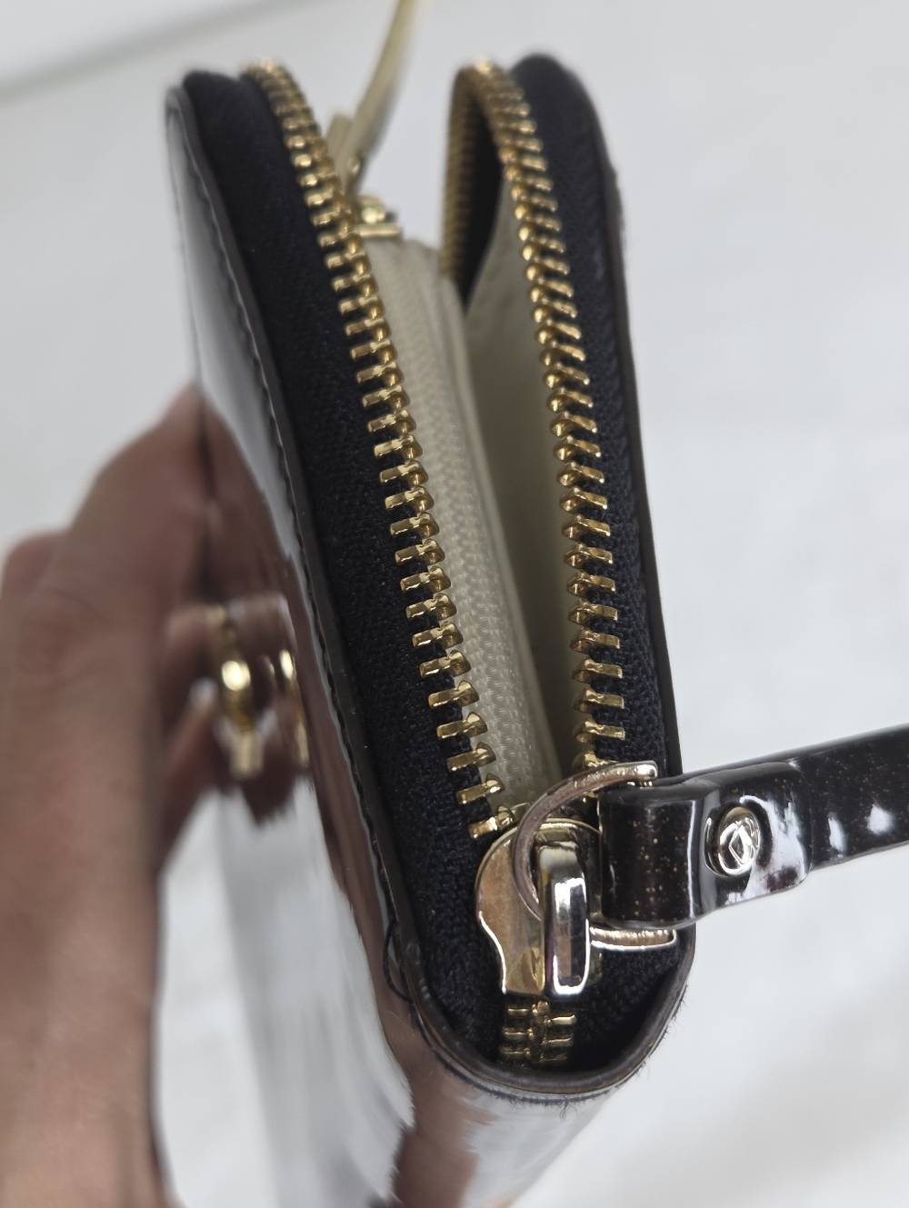 kate spade 8"x4" inch Brown Glitter Patent Zip Wallet with Gold Spade Logo - Picture 11 of 16